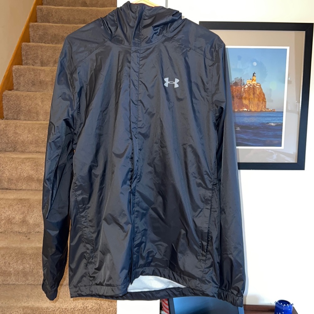 Under Armour black windbreaker loose fitting jacket lightweight size medium